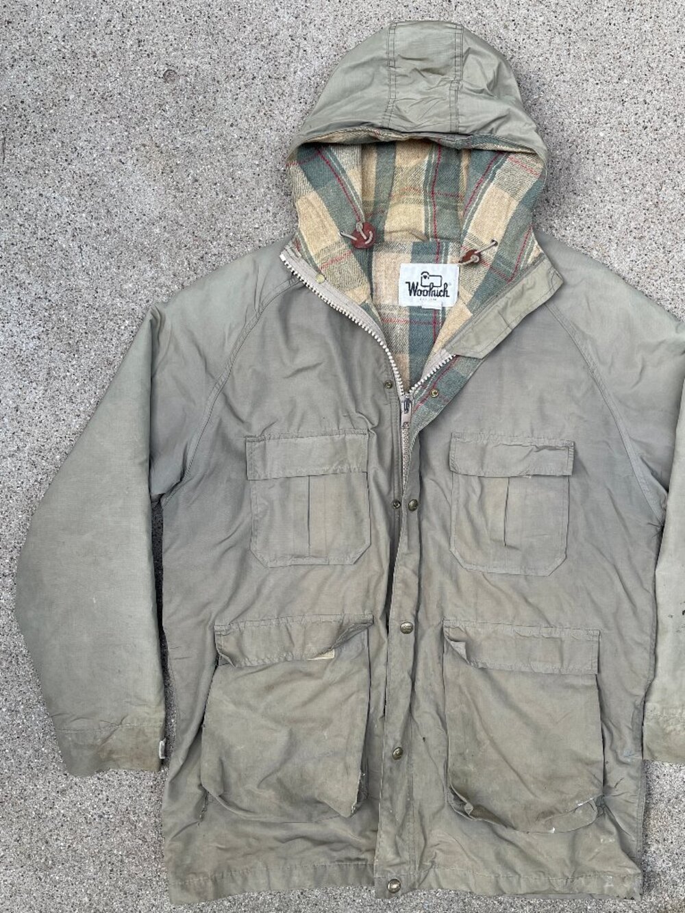 Vtg Woolrich Wool Lined Hooded Chore Coat Thrashed Men's Size XL Made USA Tan